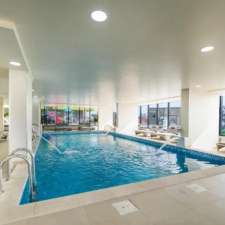Beachfront 1br Apartment- N Pools *