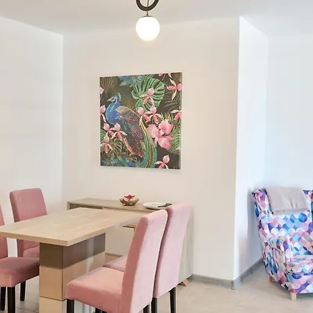 דירה Beachfront 1br Apartment- N Pools *