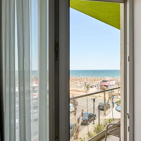 Beachfront 1br Apartment- N Pools