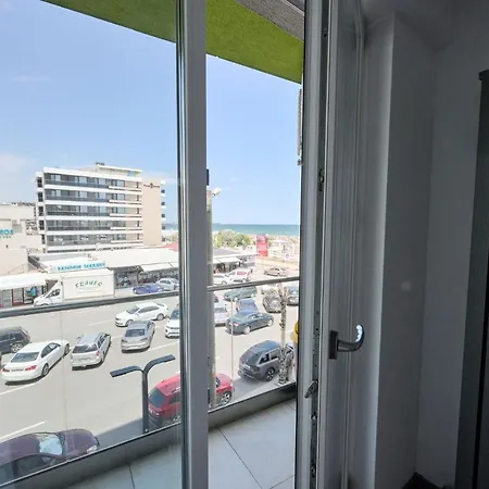 Beachfront 1br Apartment- N Pools *