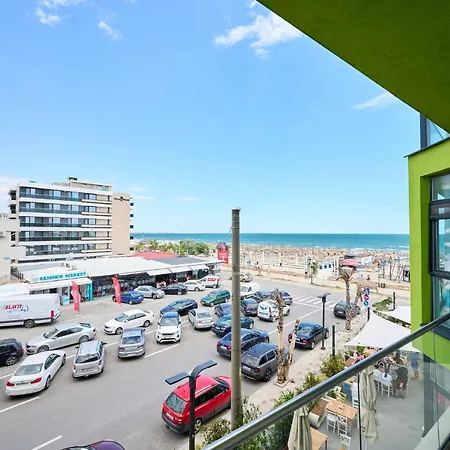 Apartment Beachfront 1br Apartment- N Pools *